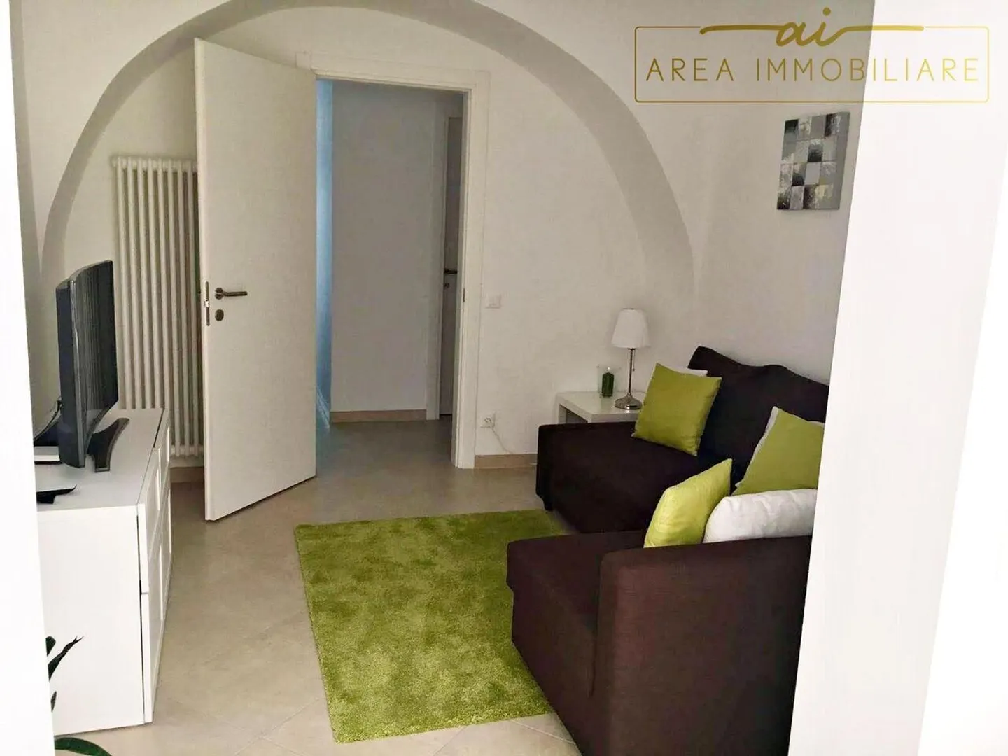 AMPIO E MODERNO 2.5 LOCALI CON CORTILE PRIVATO - Foto 3 di 8