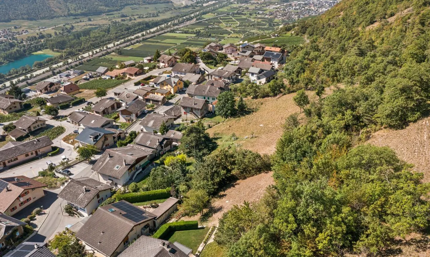 Wunderschönes Baugrundstück von 893 m² in Flanthey (Lens) - Foto 2 von 11