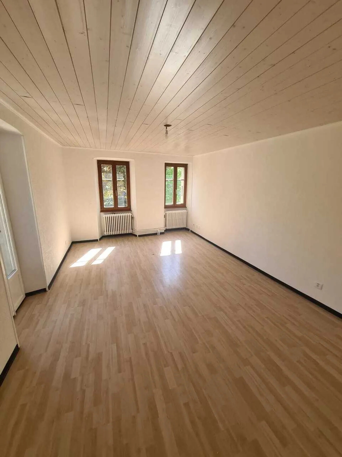 Appartamento mansardato con 4,5 stanze, completamente ristrutturato al 1° piano - Foto 9 di 12
