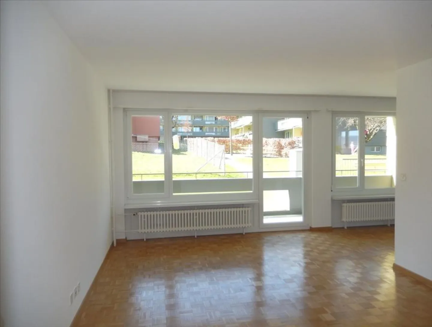 4.5 room apartment on the 1st floor with lake view - Photo 2 of 11