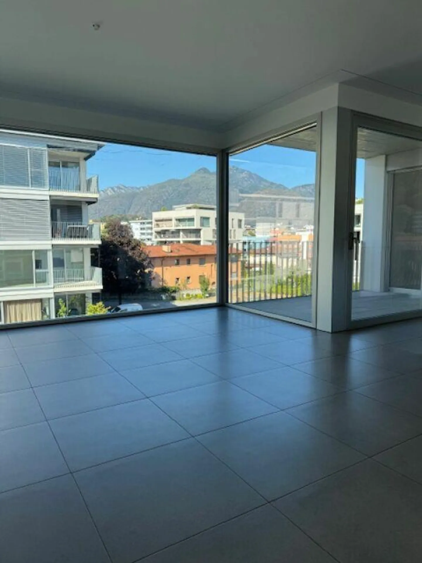 Nous vendons un appartement moderne et lumineux de 3.5 pièces à Ascona - Photo 6 sur 18