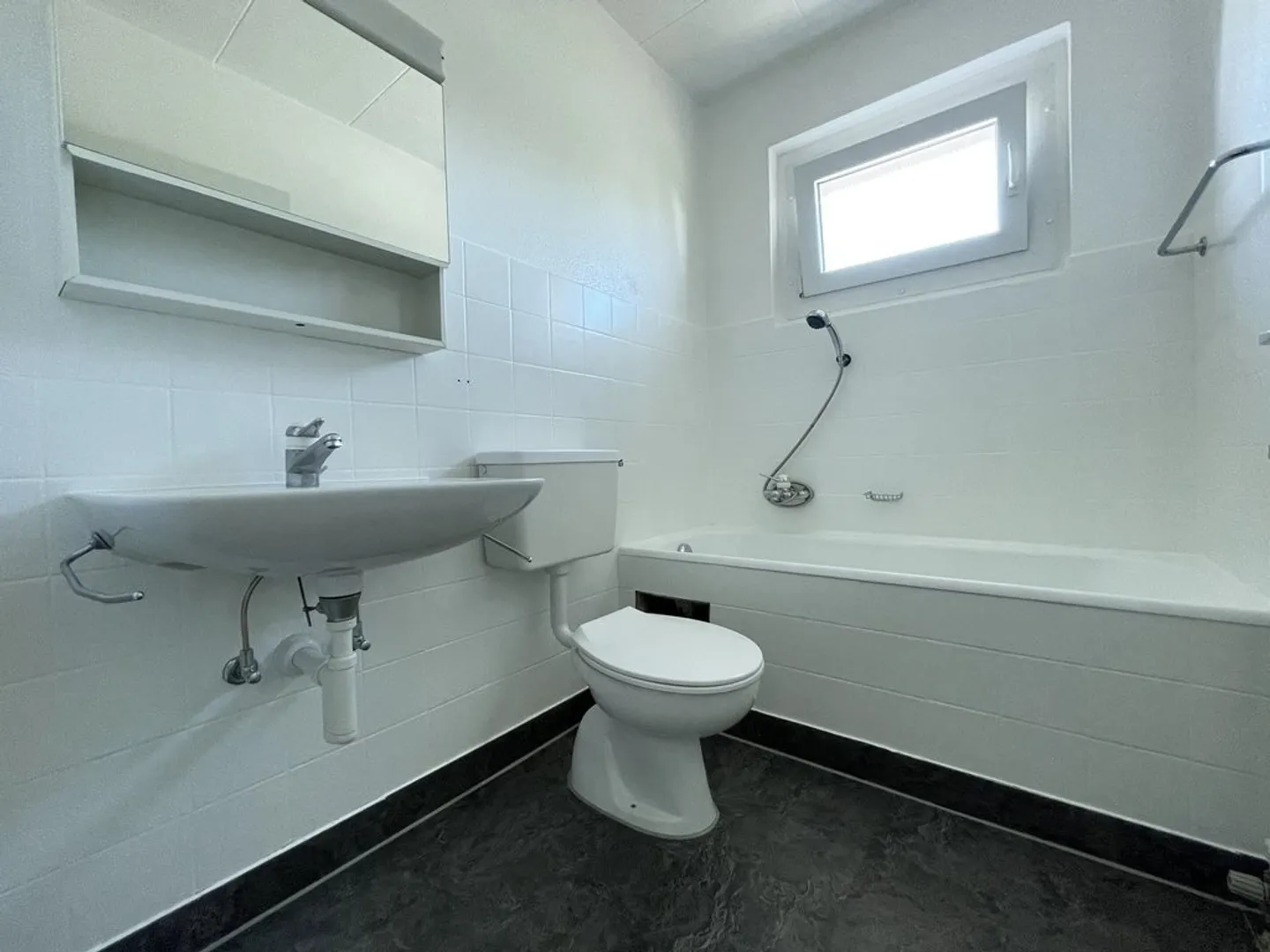 COTTENS (FR) - 3.5 pièces au 1er étage - Photo 9 sur 9