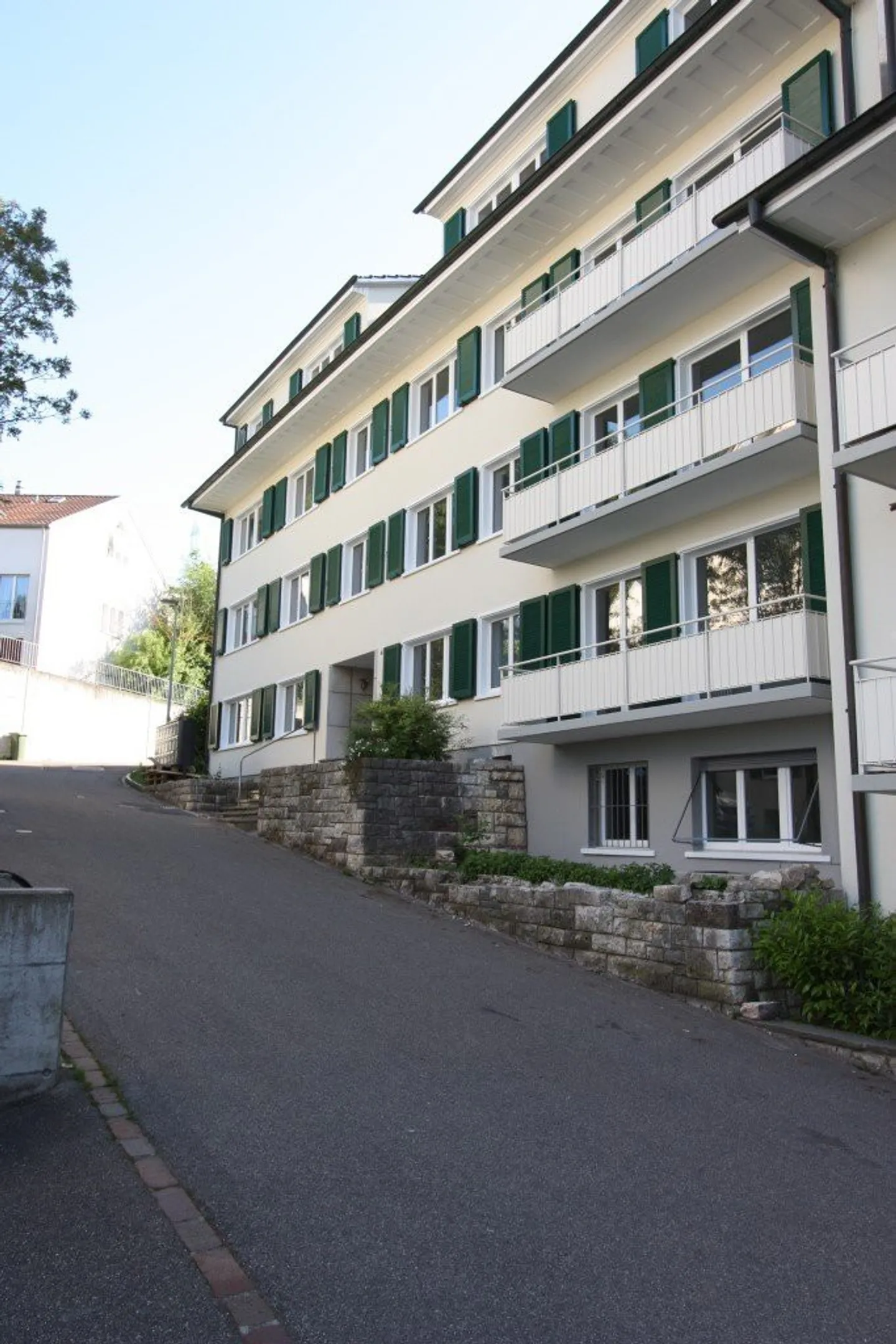 APPARTEMENT TRÈS MODERNE - Photo 2 sur 7