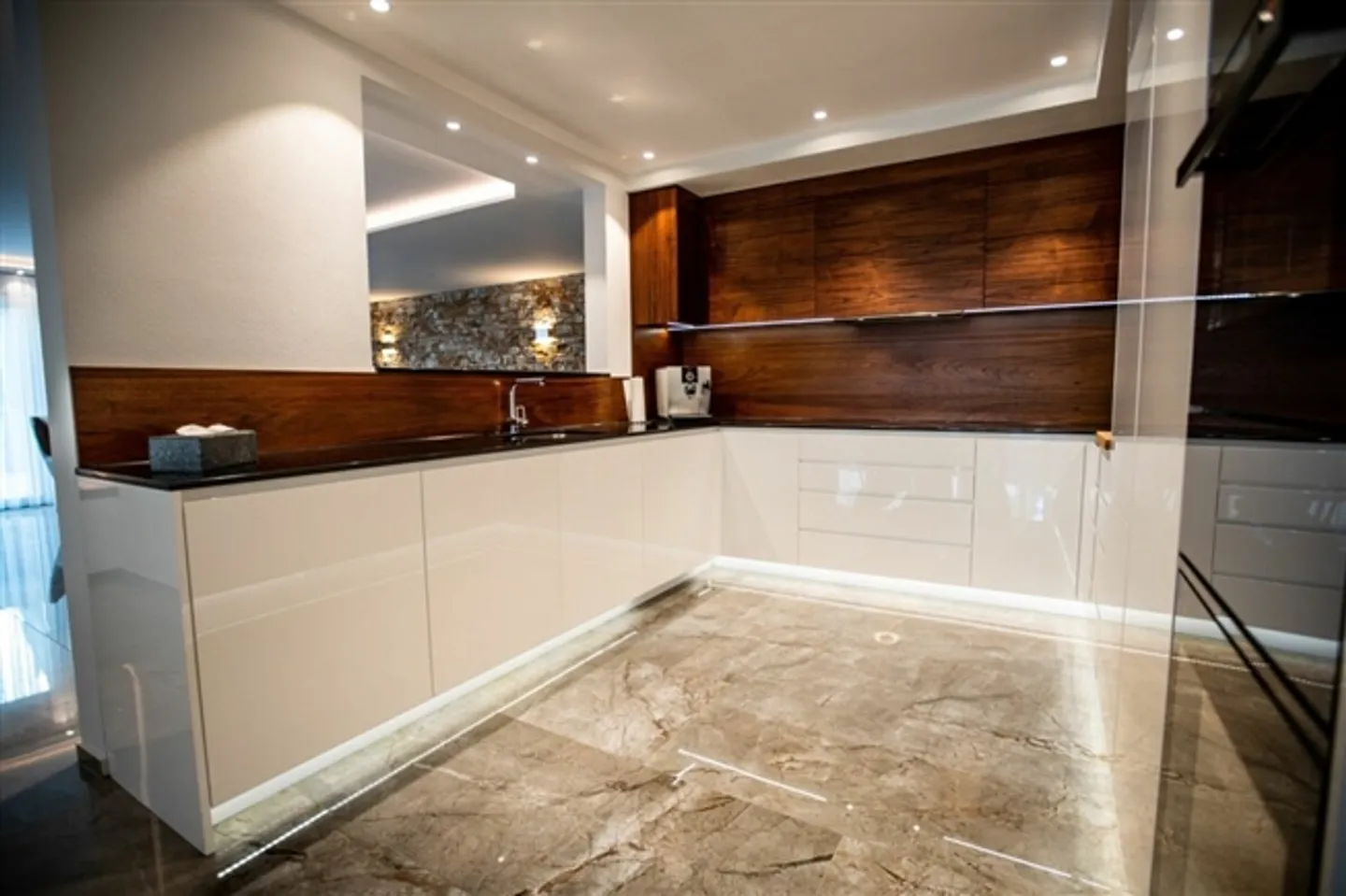 «5.5 Zimmerwohnung - luxuriöses Bijou» - Foto 4 von 10