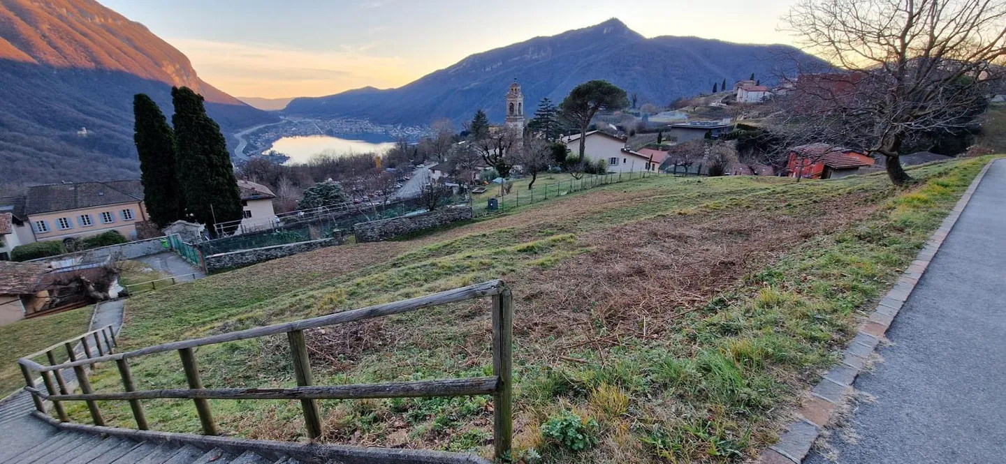 Terreno edificabile di 1822 m2, posizione molto tranquilla e soleggiata con vista - Foto 4 di 8