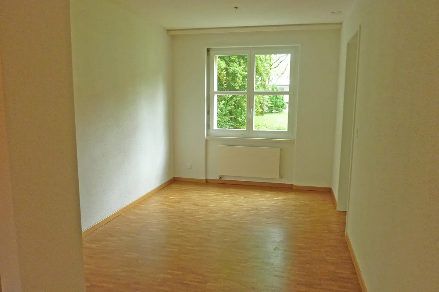 Living in a central location - in a green environment with patio - Photo 4 of 11