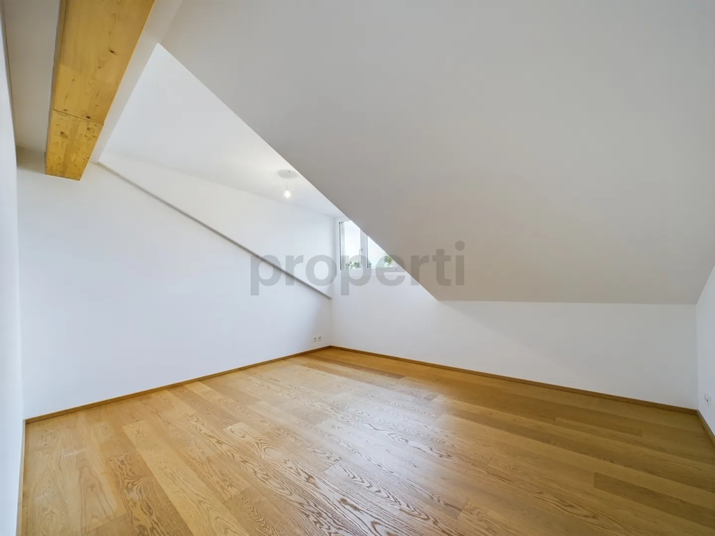 Exclusive 3.5-room penthouse with luxury amenities in Allschwil - Photo 5 of 9