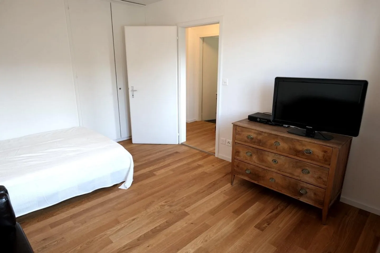 Appartement lumineux 1 ½ pièces dans un emplacement central - Photo 1 sur 5