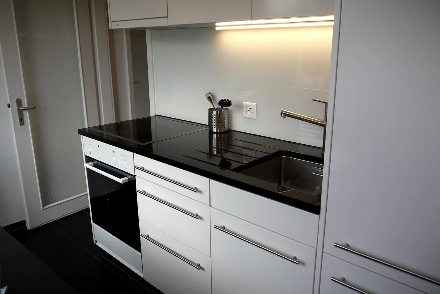 Appartement lumineux 1 ½ pièces dans un emplacement central - Photo 4 sur 5