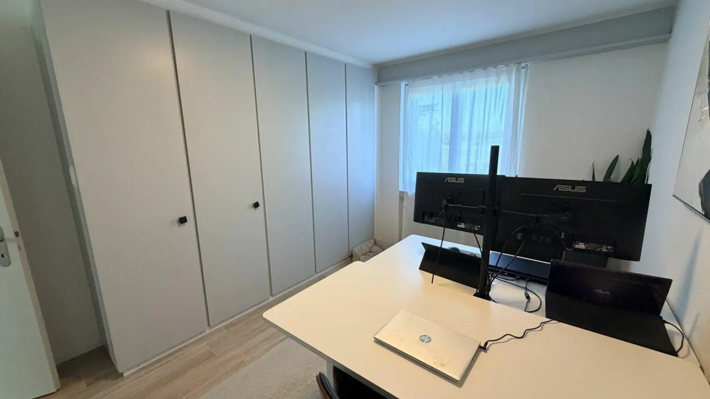 Maison familiale de 6,5 pièces, entièrement rénovée, située au calme - Photo 7 sur 12