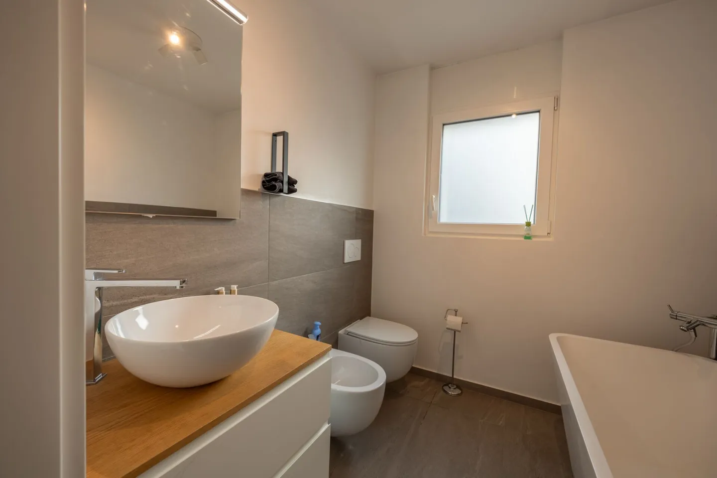 Maison unifamiliale moderne de 6 pièces - Photo 6 sur 12