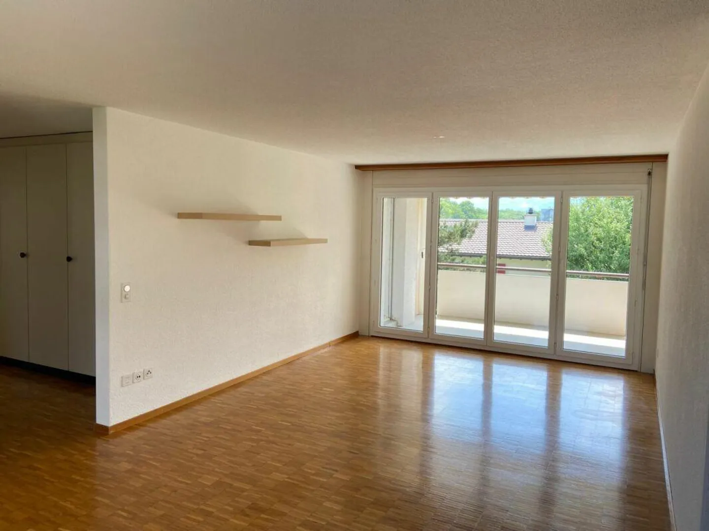 4.5-room apartment in a quiet and sunny location - Photo 3 of 11