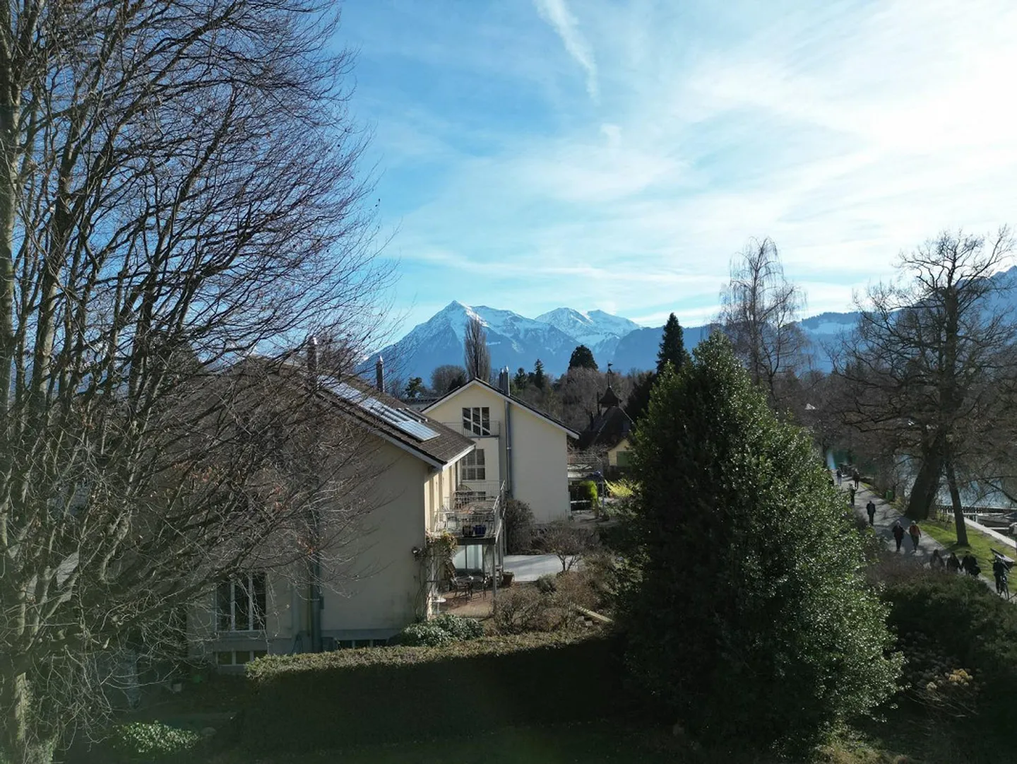 Posizione esclusiva all'Aarequai di Thun - Nuovo appartamento mansardato - Foto 8 di 13