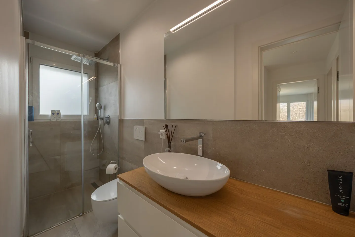 Maison unifamiliale moderne de 6 pièces - Photo 9 sur 12