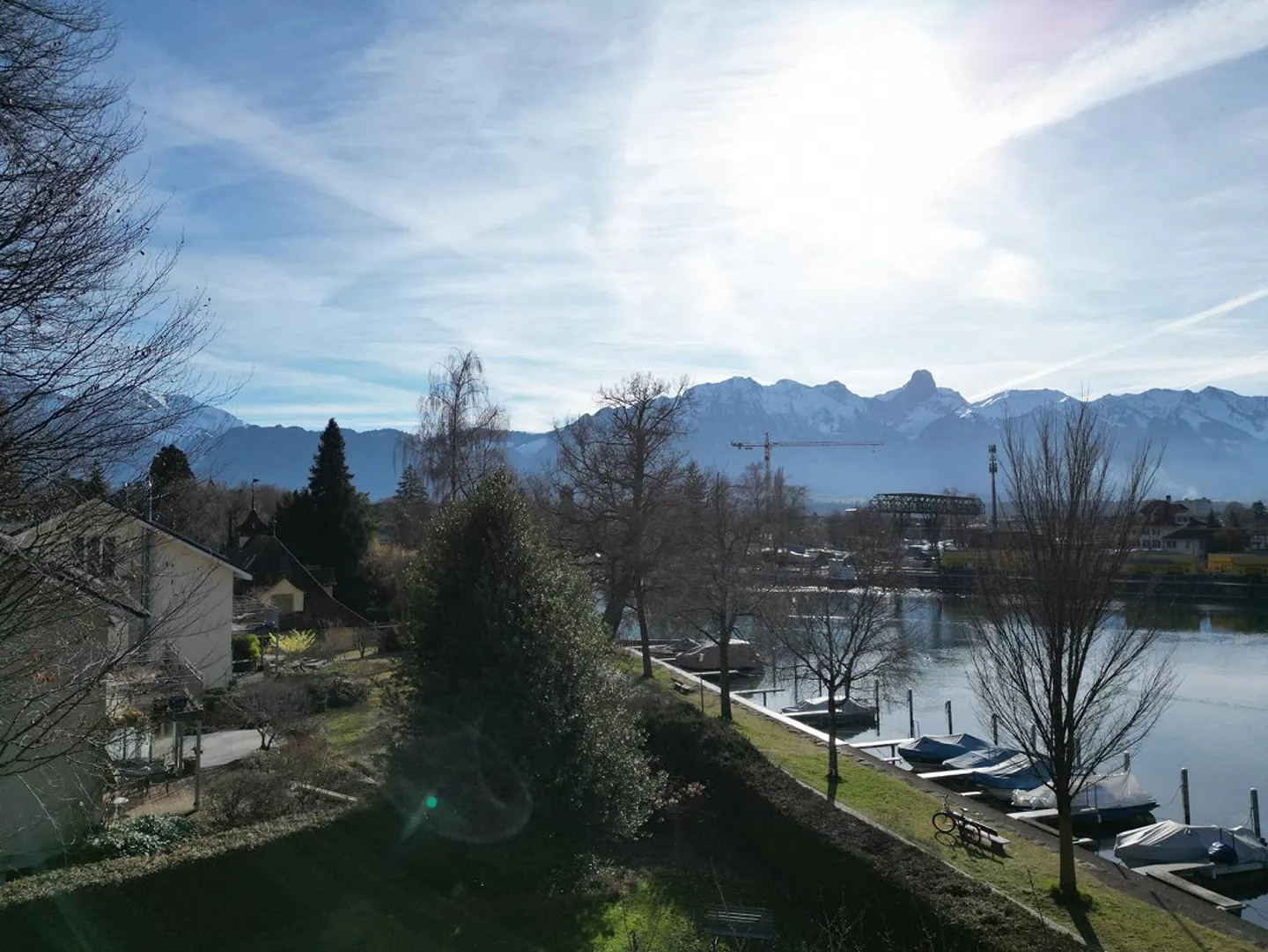 Posizione esclusiva all'Aarequai di Thun - Nuovo appartamento mansardato - Foto 4 di 13