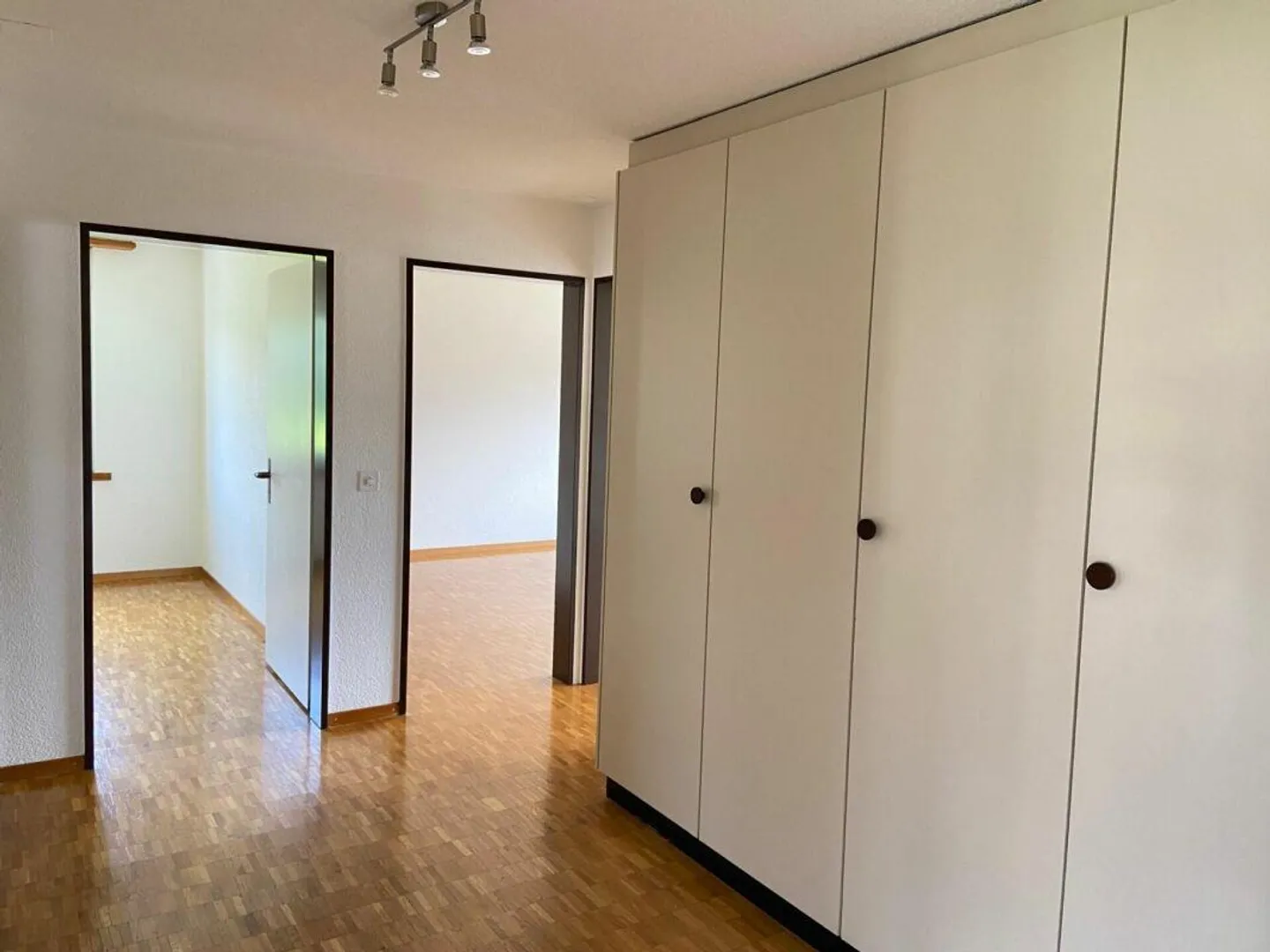 4.5-room apartment in a quiet and sunny location - Photo 10 of 11