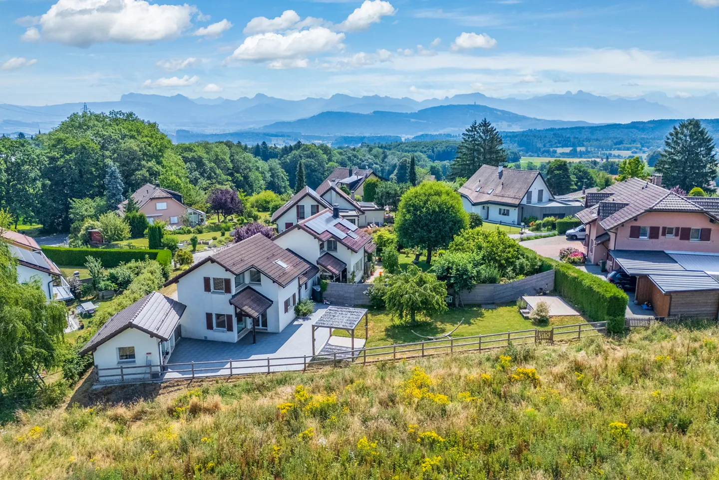 «Très belle maison mitoyenne entièrement rénovée» - Photo 2 sur 25