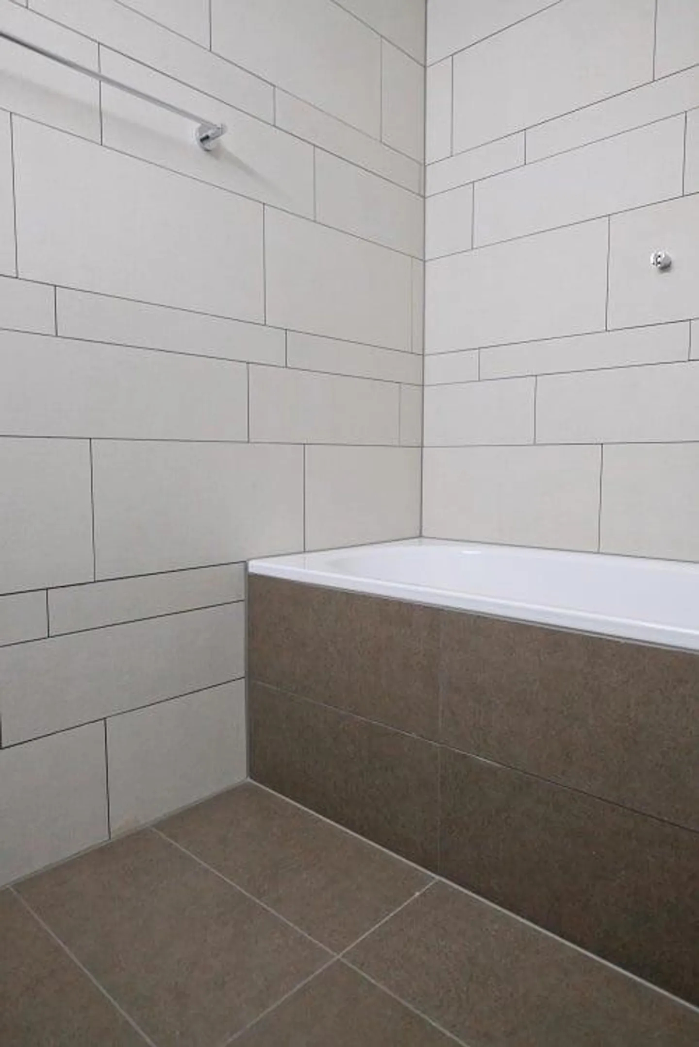 Modern Family Apartment - Photo 8 of 13