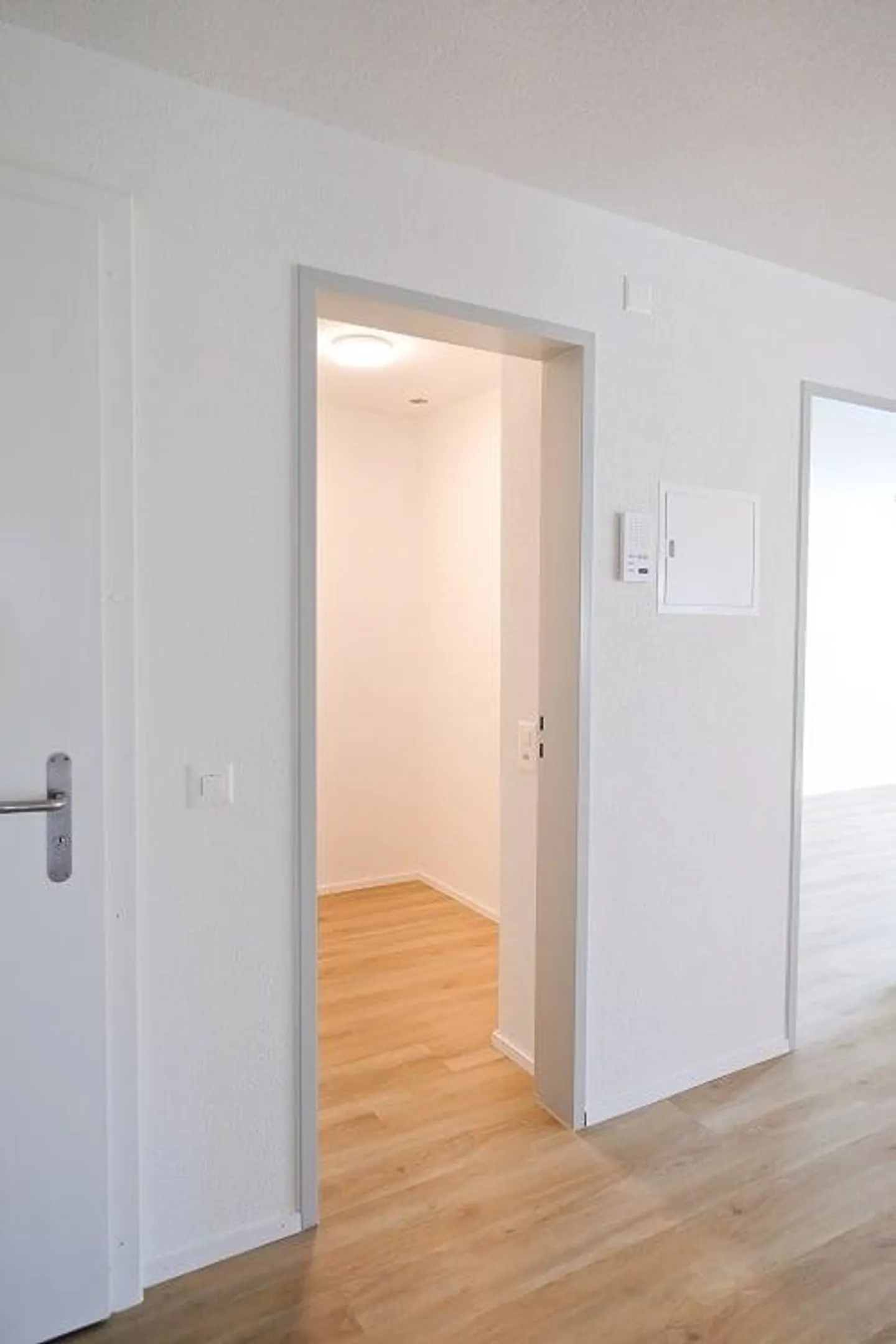Modern Family Apartment - Photo 12 of 13