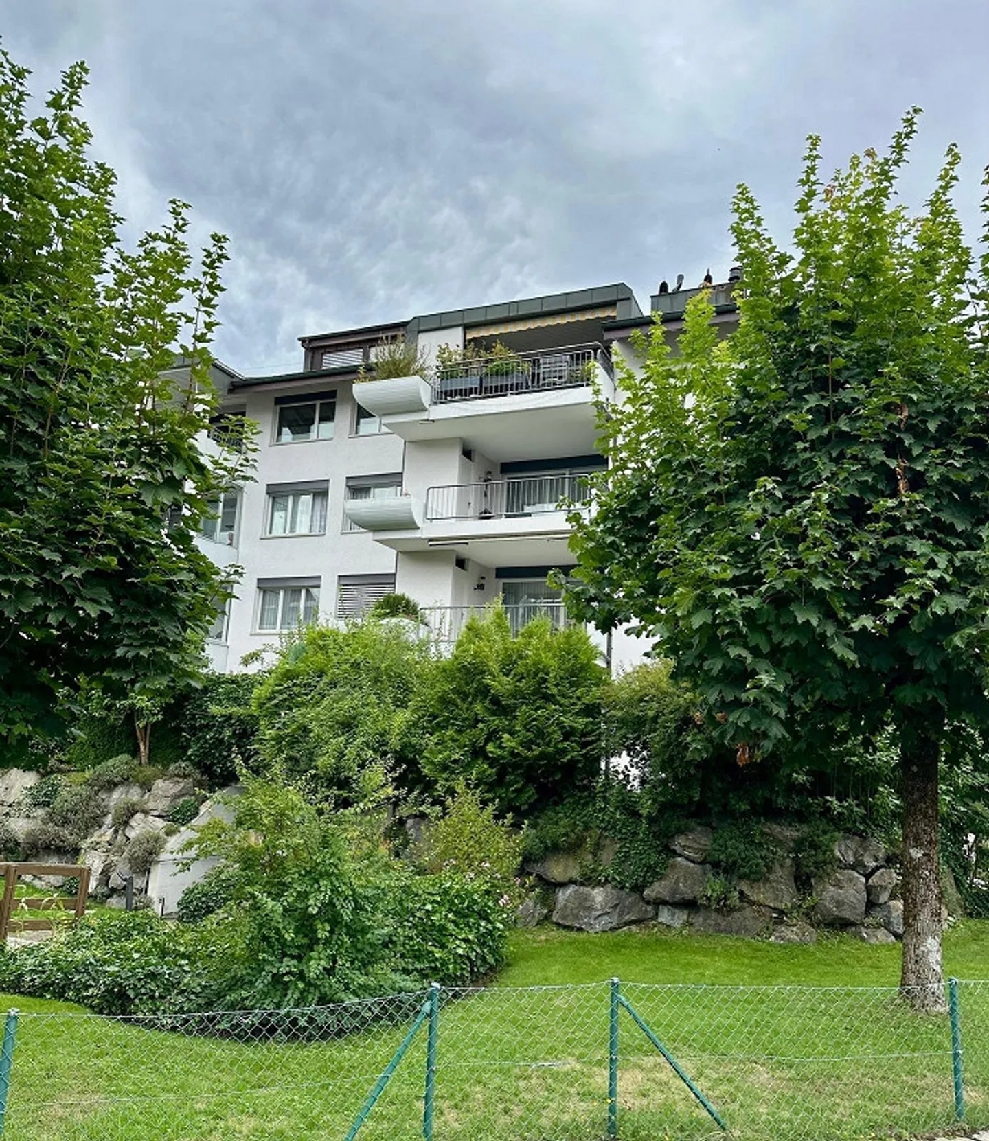 Bell'appartamento di 3,5 stanze al 1° piano con area giardino e garage - Foto 1 di 18