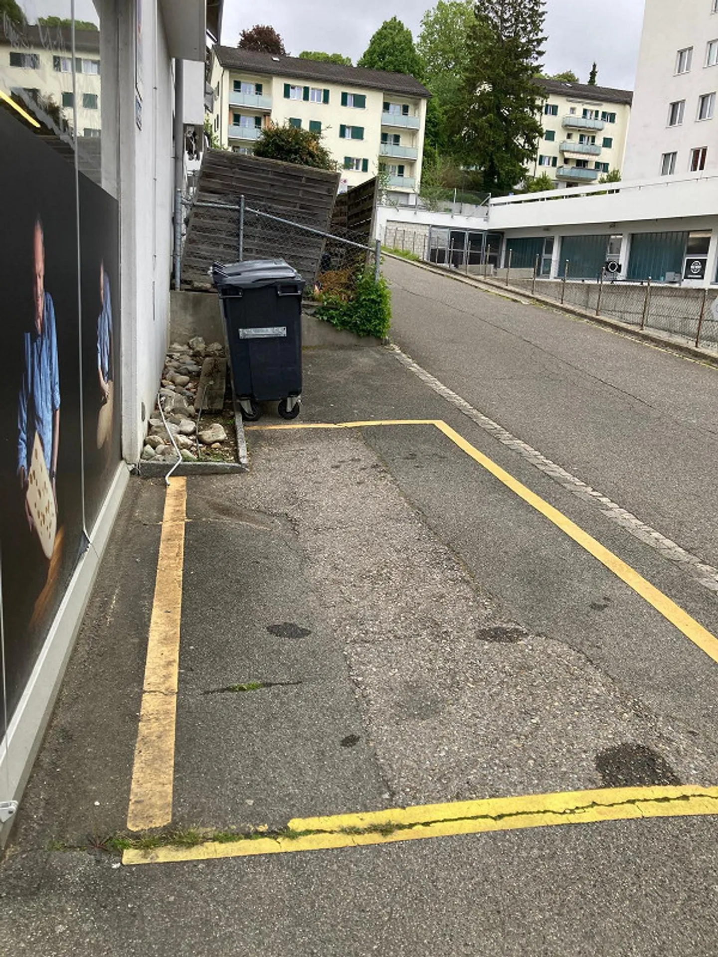 Outdoor parking space for small vehicle or motorcycle for rent - Photo 1 of 1
