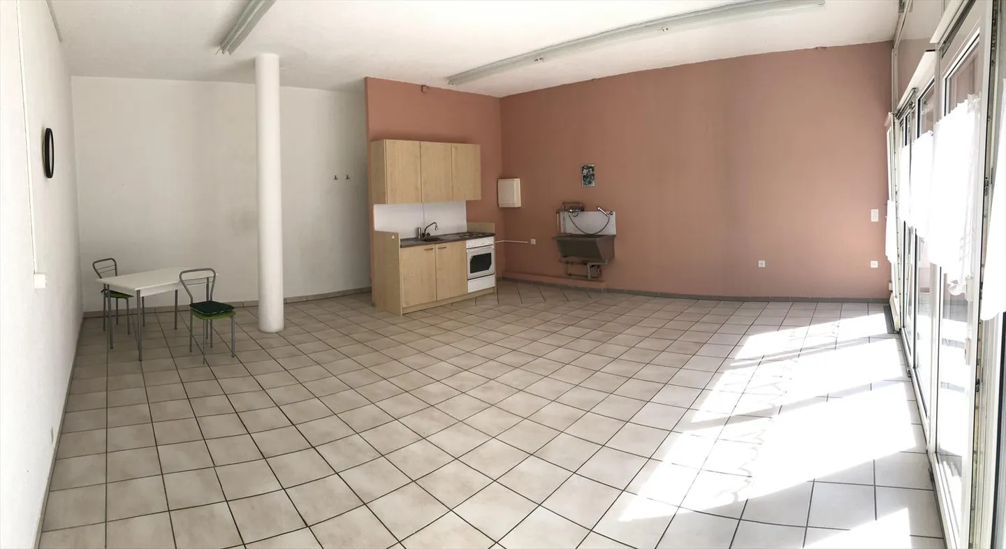 Commerce - Photo 2 of 2