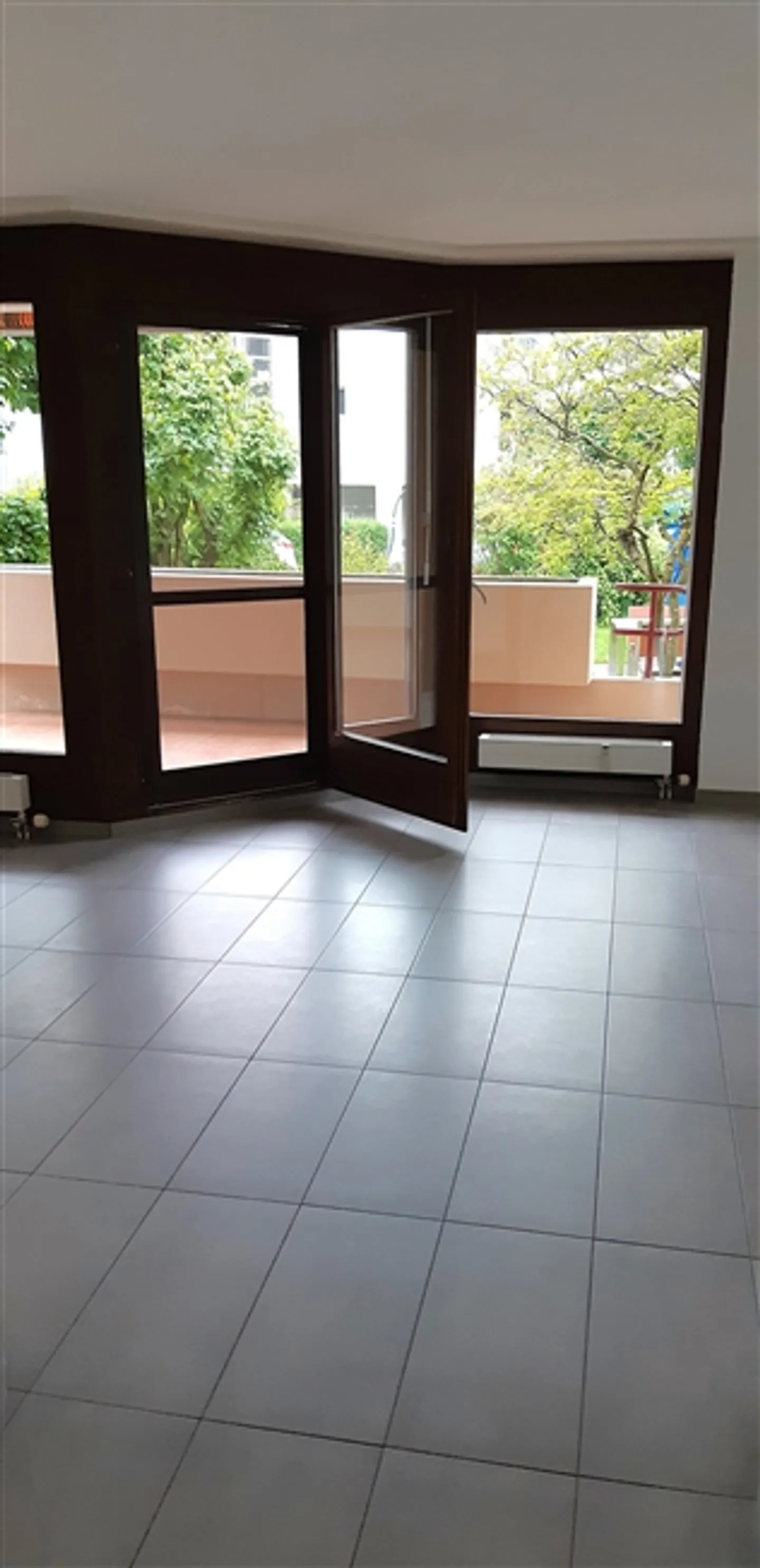 «Frisch renovierte 4.5 Zi.-Wohnung direkt neben Kindergarten- & Grundschule» - Foto 7 von 13