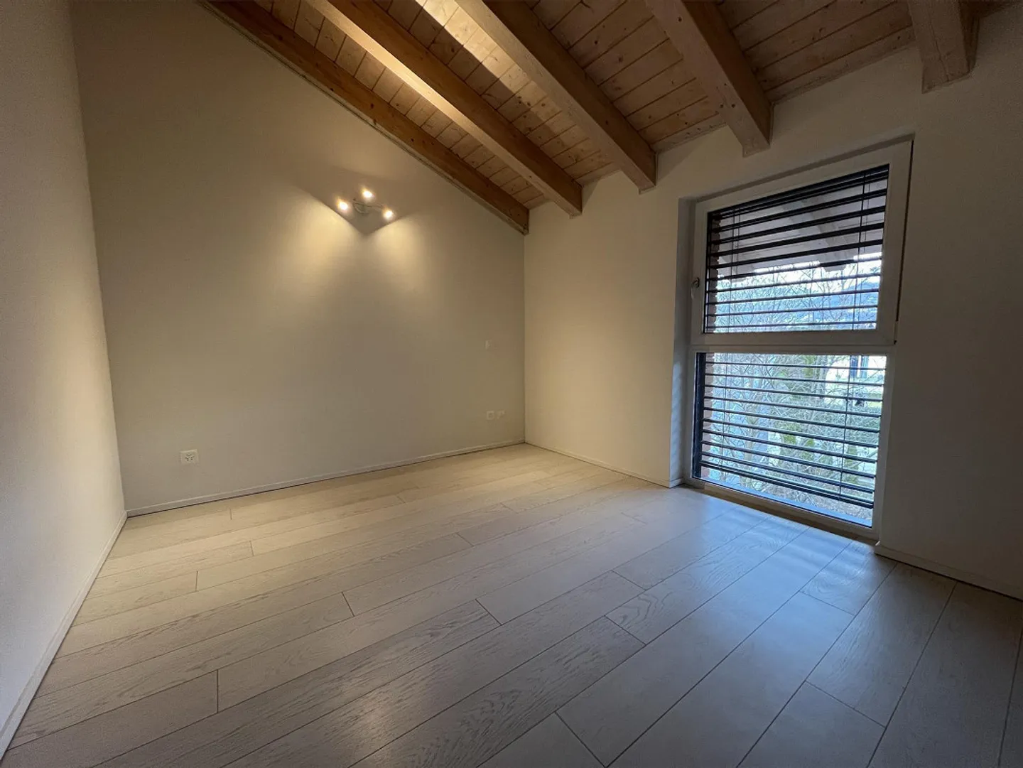 Modern penthouse with a view roof for sale in Cadro - Photo 12 of 15