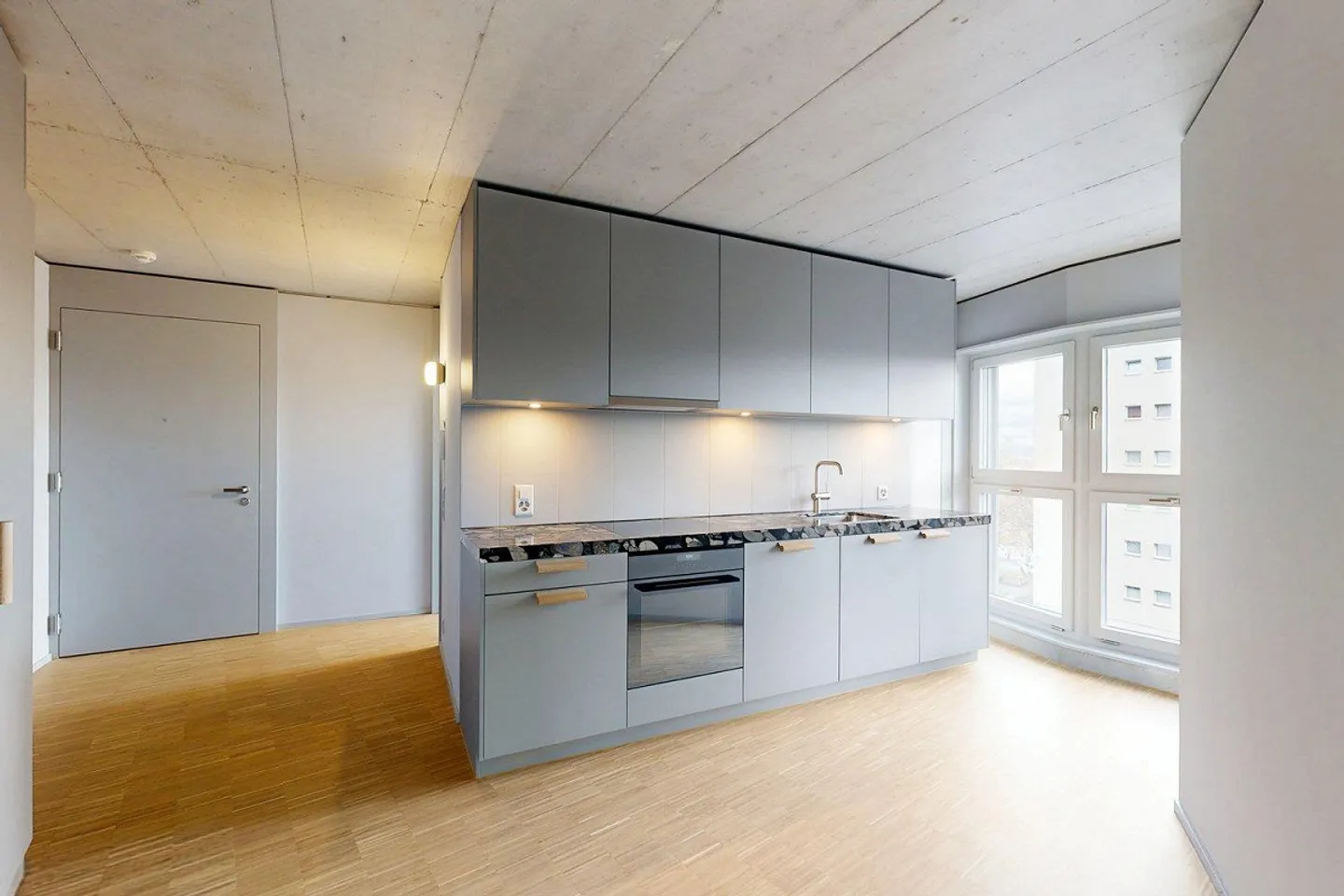 DESIGN & SKYLINE: First Rental "SPHINX" - Photo 2 of 6