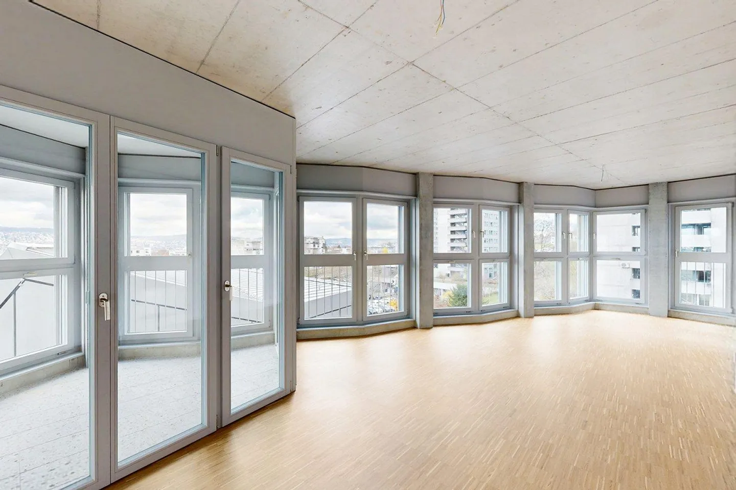 DESIGN & SKYLINE: First Rental "SPHINX" - Photo 4 of 6