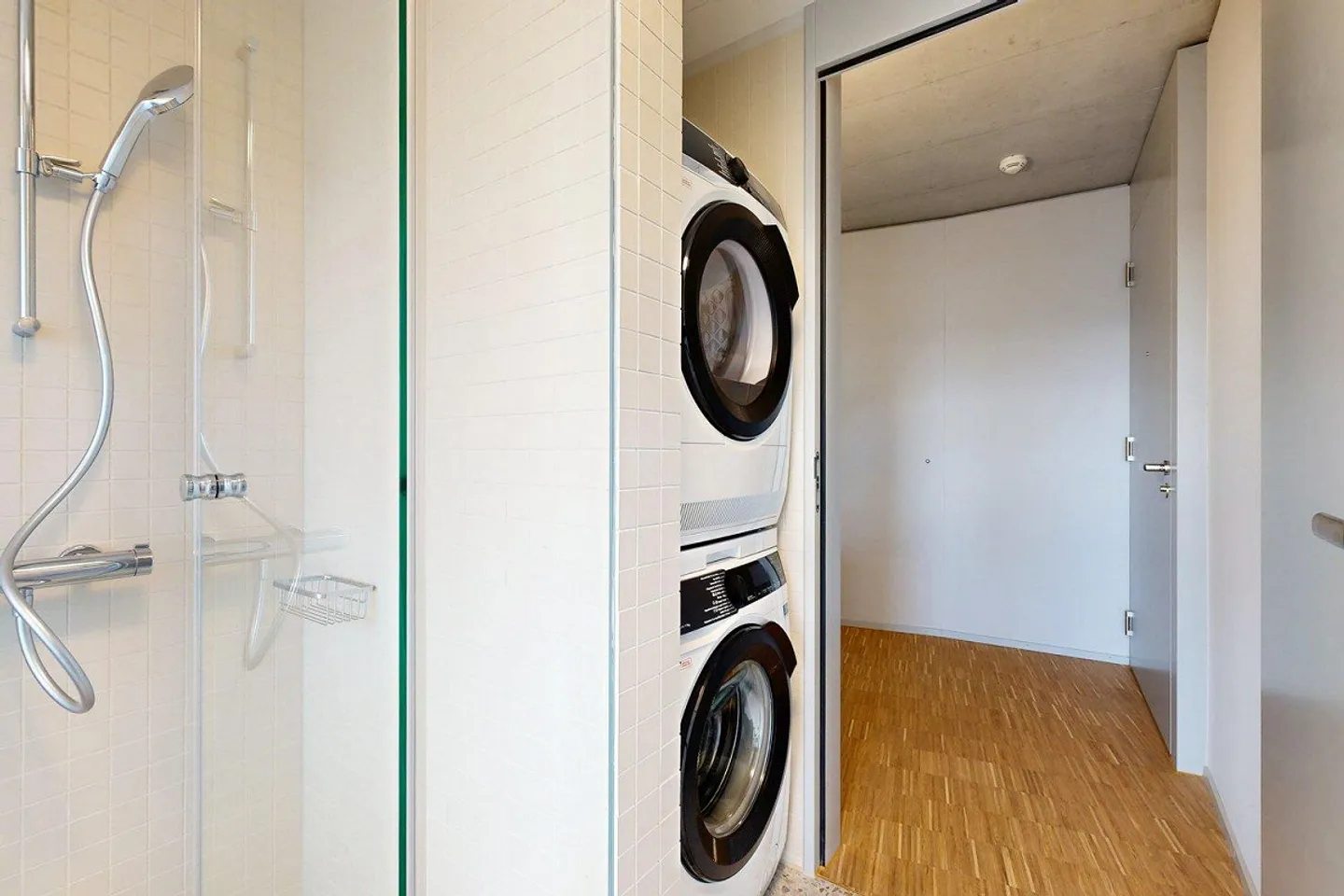 DESIGN & SKYLINE: First Rental "SPHINX" - Photo 6 of 6