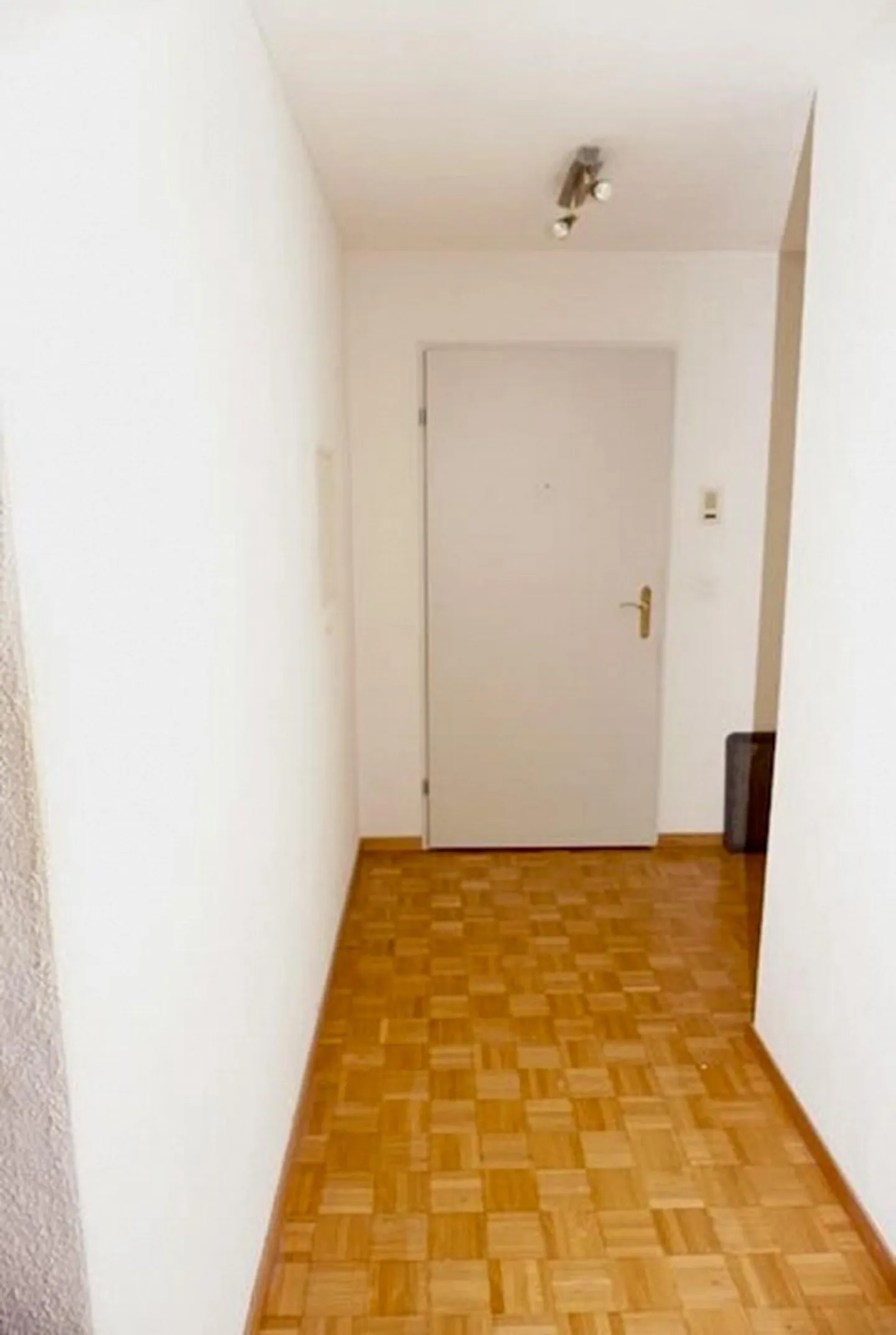 Bell'appartamento di 3,5 stanze al 1° piano con area giardino e garage - Foto 4 di 18