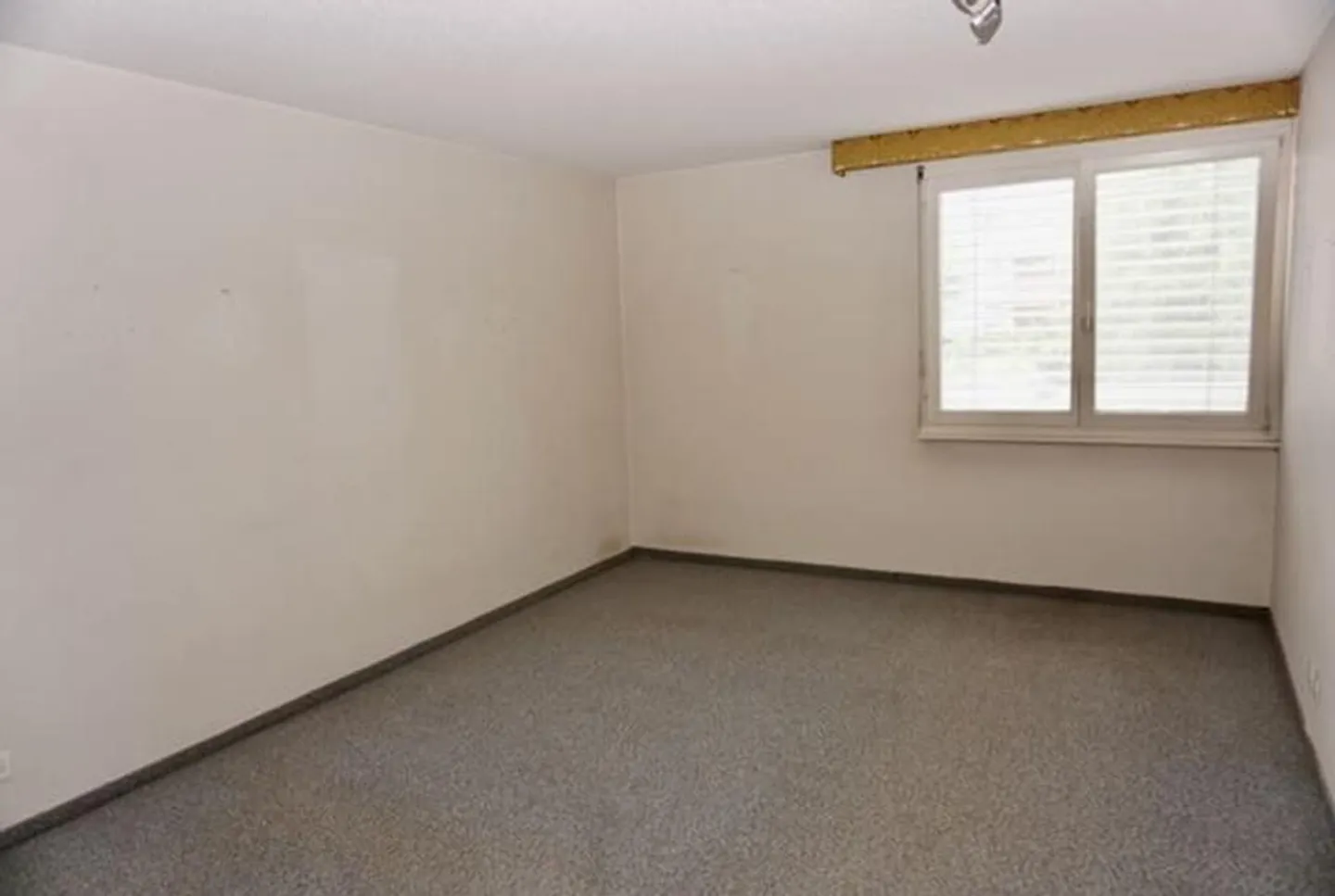 Bell'appartamento di 3,5 stanze al 1° piano con area giardino e garage - Foto 5 di 18