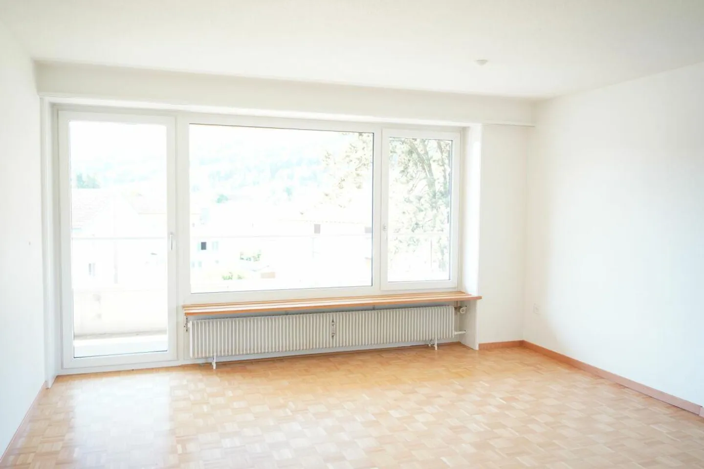 Charming, bright and renovated 3.5-room apartment on the 3rd floor with sun... - Photo 5 of 8