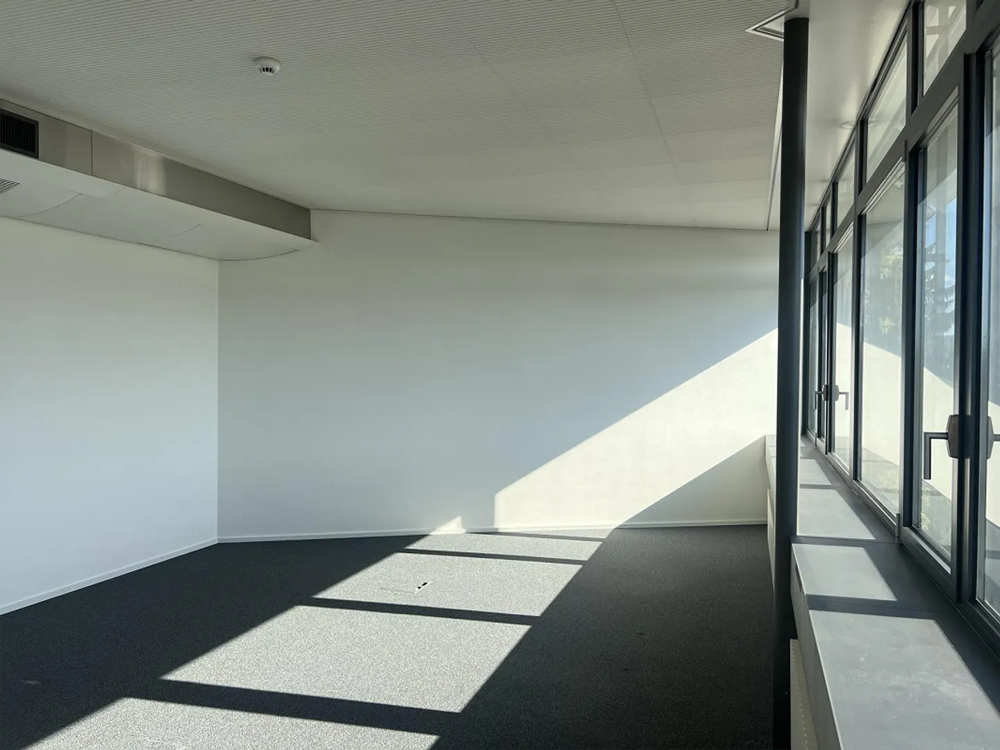 Espace de bureau moderne et lumineux à louer à Hunzenschwil - Photo 3 sur 7