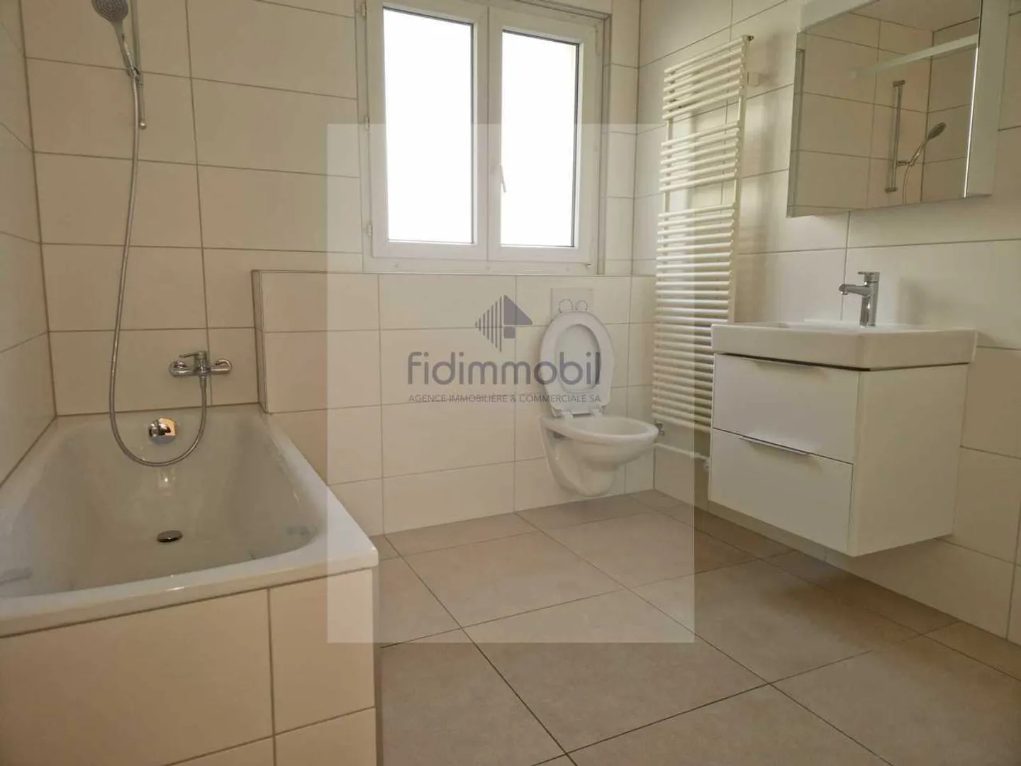 Appartement Charmant avec Jardin - Photo 2 sur 13