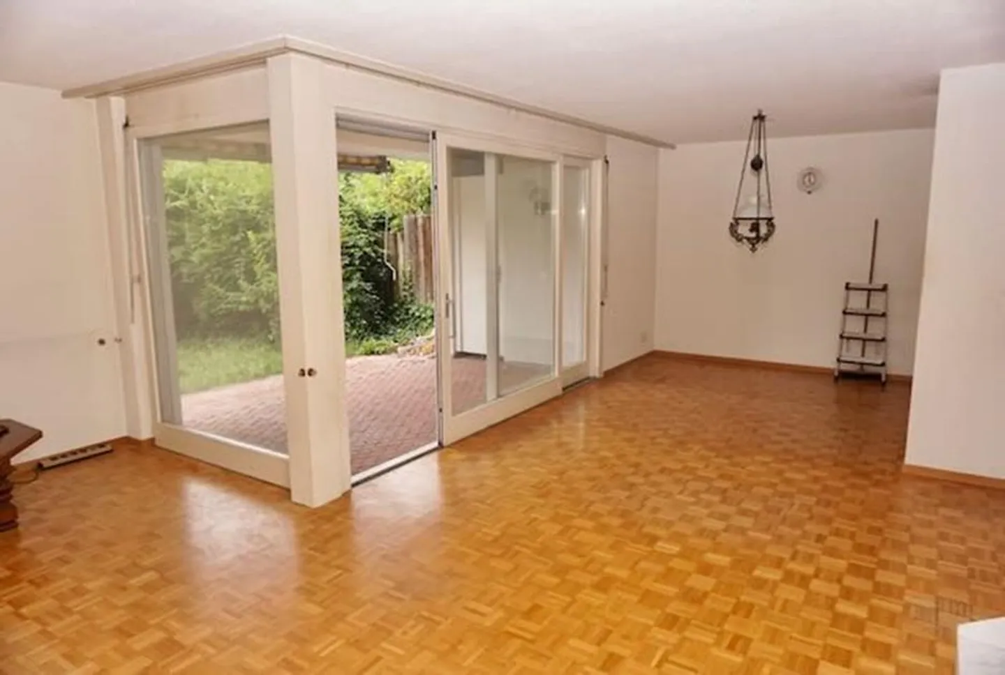 Bell'appartamento di 3,5 stanze al 1° piano con area giardino e garage - Foto 11 di 18