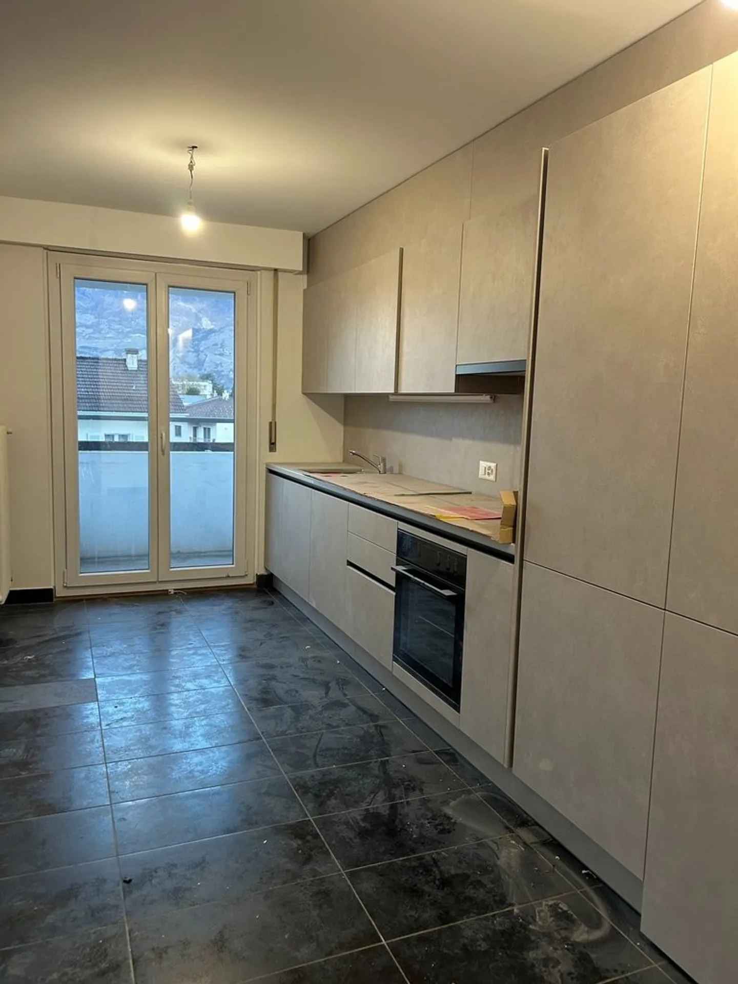 Appartement rénové à Conthey - Photo 2 sur 11