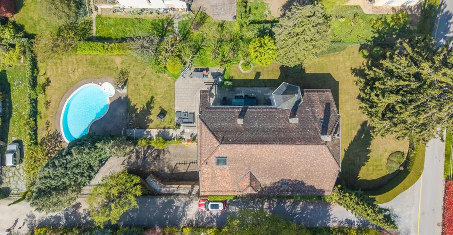 Villa de prestige près du lac - Photo 2 sur 13