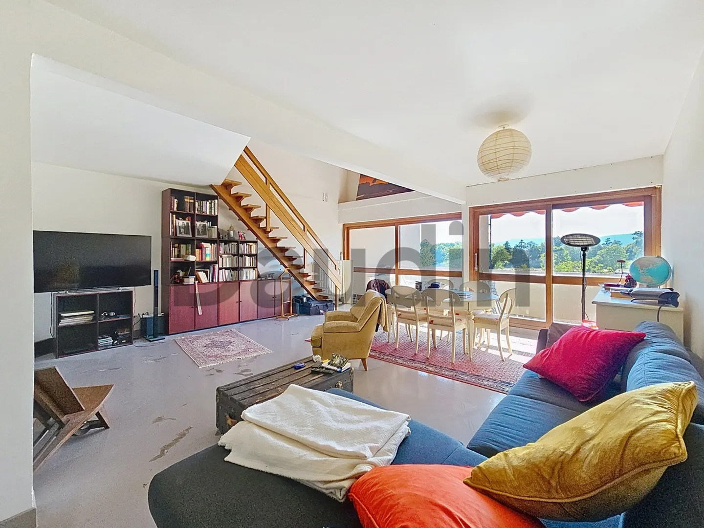 Ferney-Voltaire (Francia): Duplex con 4 camere da ristrutturare - Foto 3 di 12