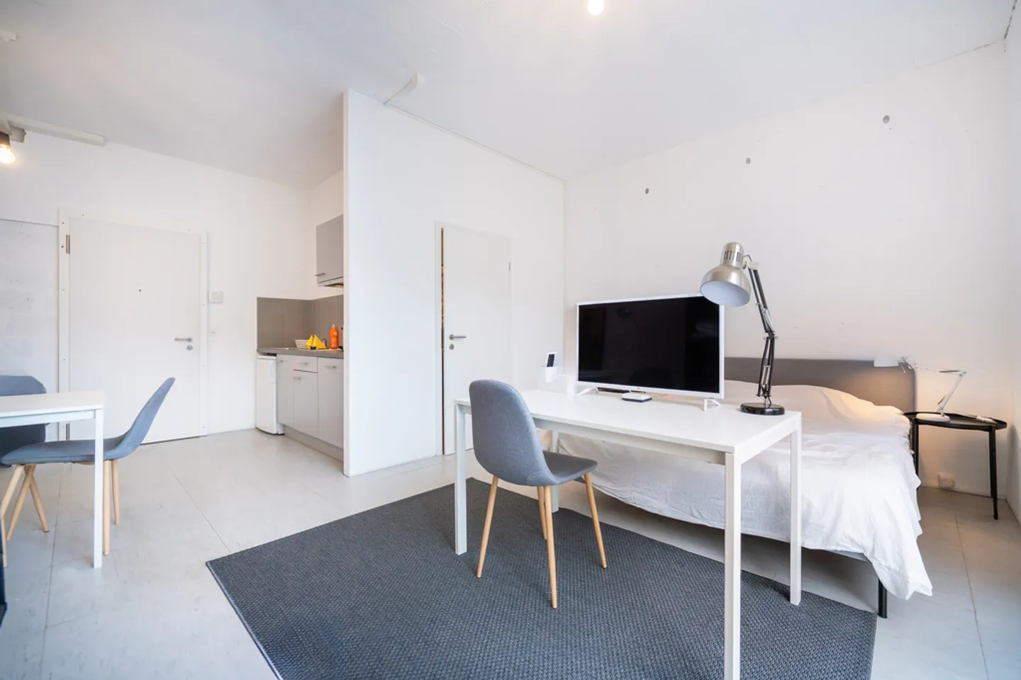 Furnished studio/activity lot - Photo 2 of 6