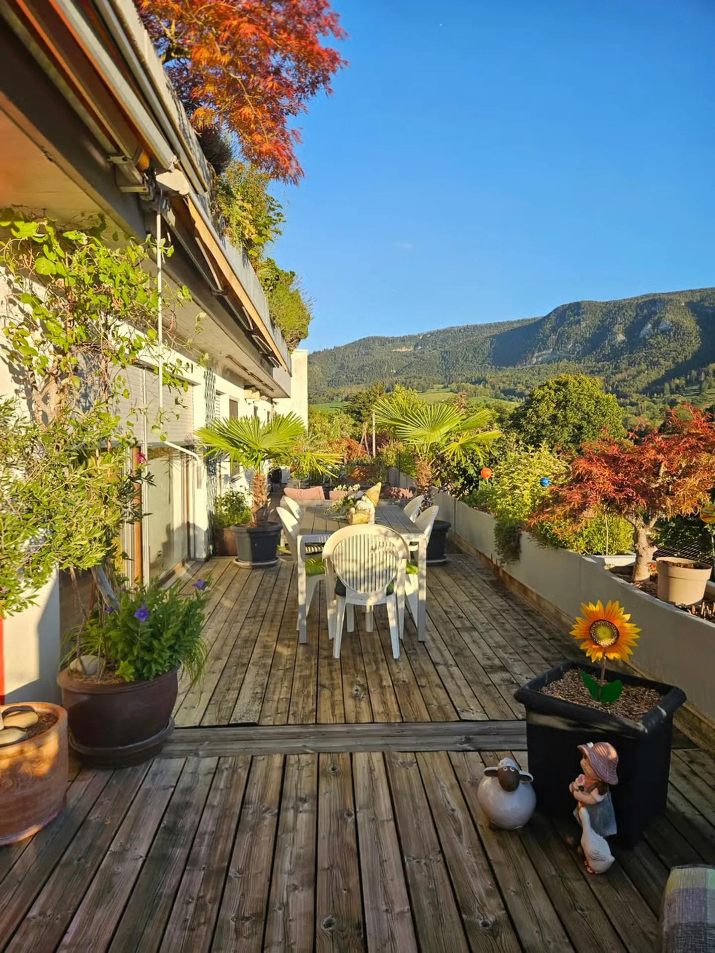 Spacious 5.5-room apartment with terrace in Moutier with unobstructed view, 2 garages - Photo 1 of 13