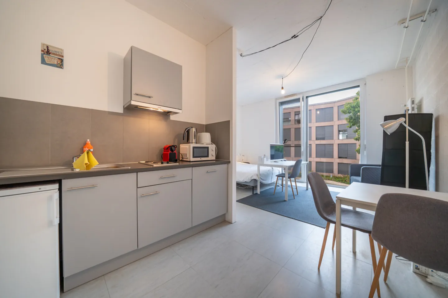 Furnished studio/activity lot - Photo 3 of 6