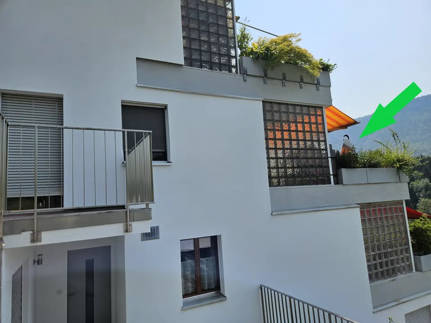 Spacious 5.5-room apartment with terrace in Moutier with unobstructed view, 2 garages - Photo 6 of 13