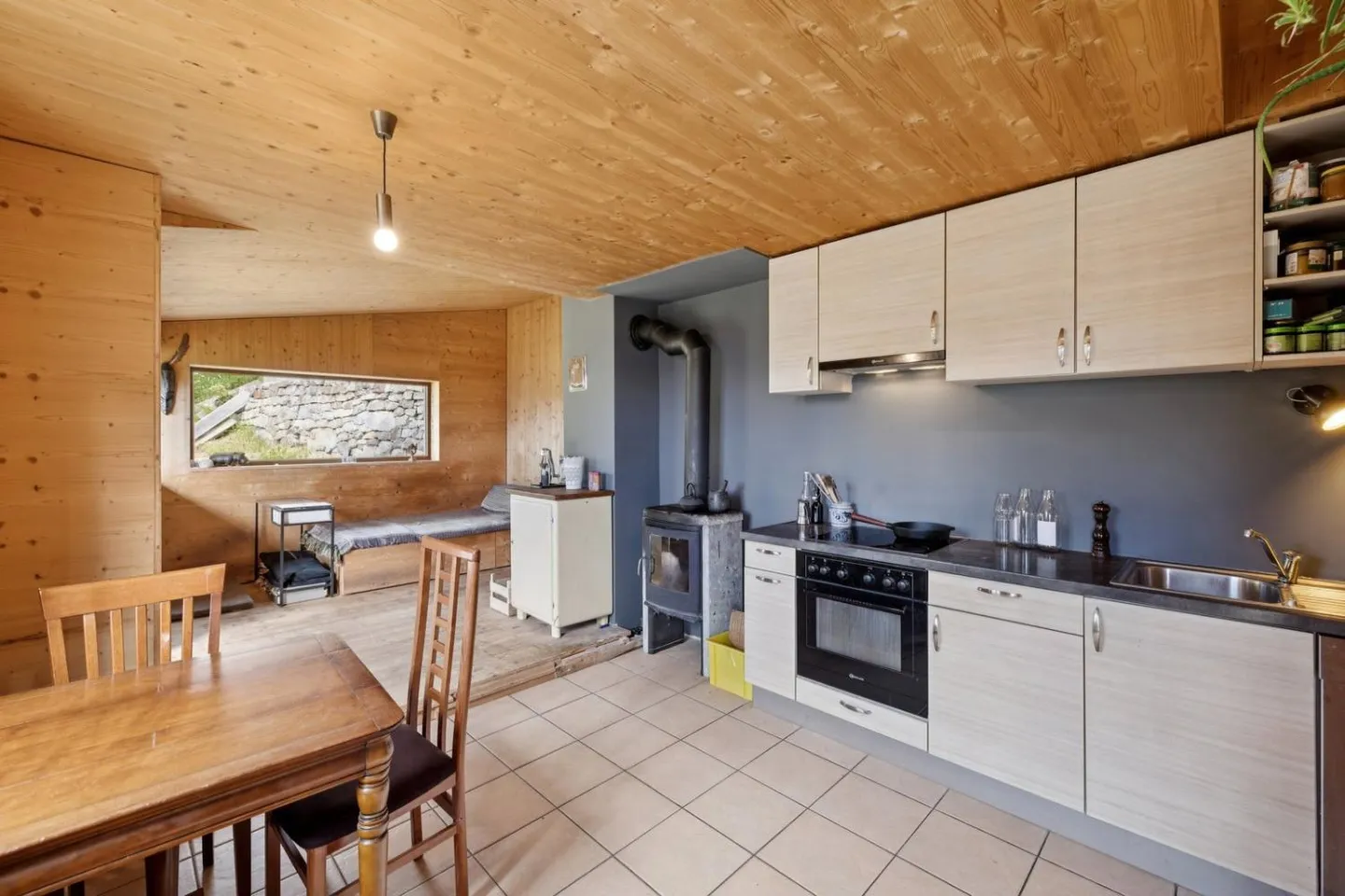 Chalet indipendente con 3,5 stanze nel mezzo della natura vallesana - Foto 6 di 13