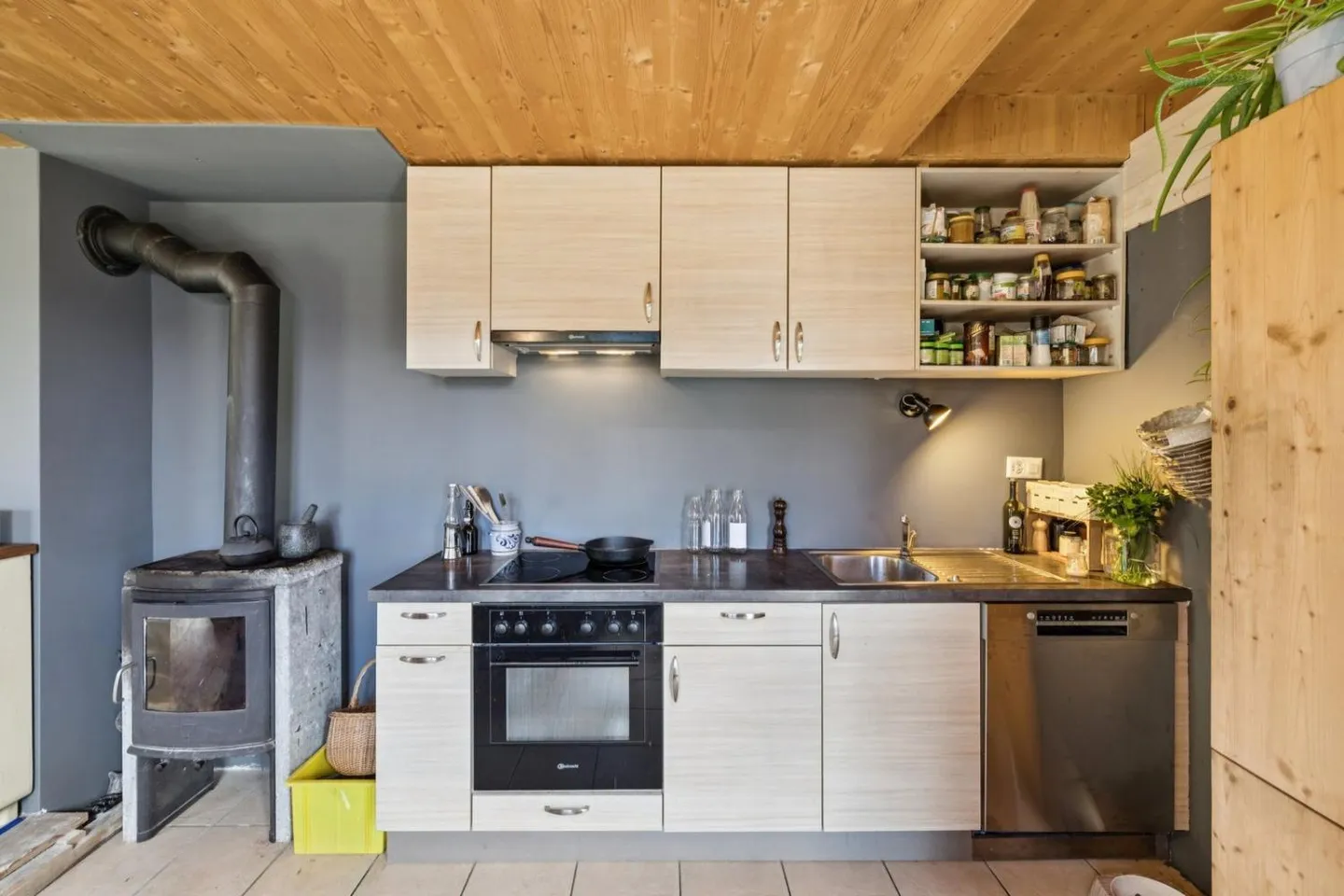 Chalet indipendente con 3,5 stanze nel mezzo della natura vallesana - Foto 7 di 13