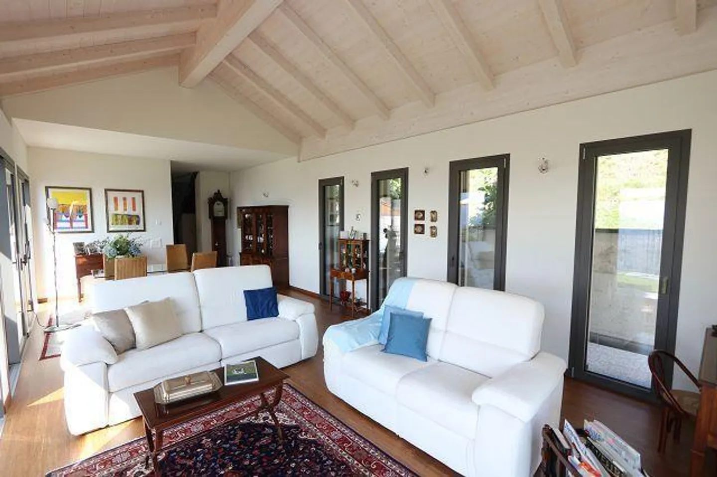 5 1/2-Villa in a very quiet, sunny location with a view - Photo 4 of 35
