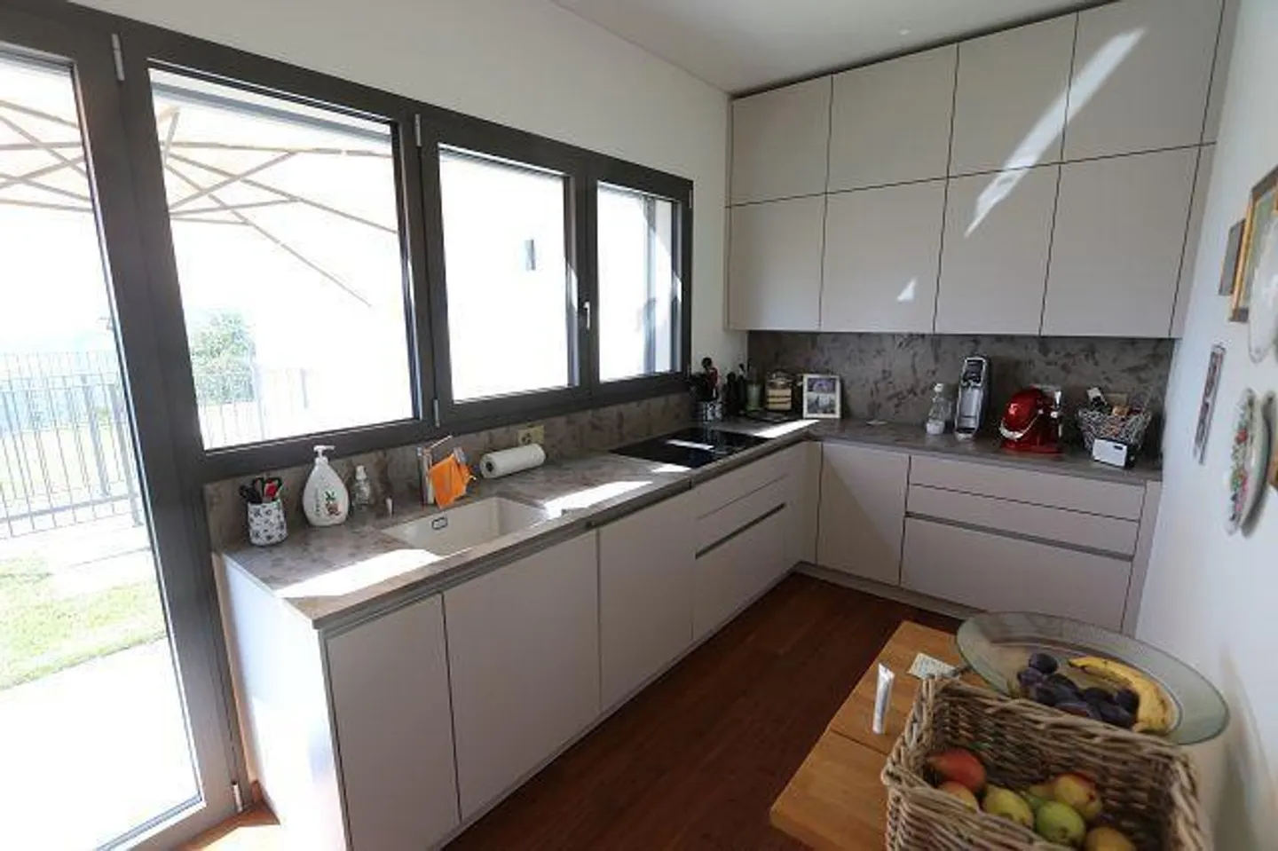 5 1/2-Villa in a very quiet, sunny location with a view - Photo 6 of 35
