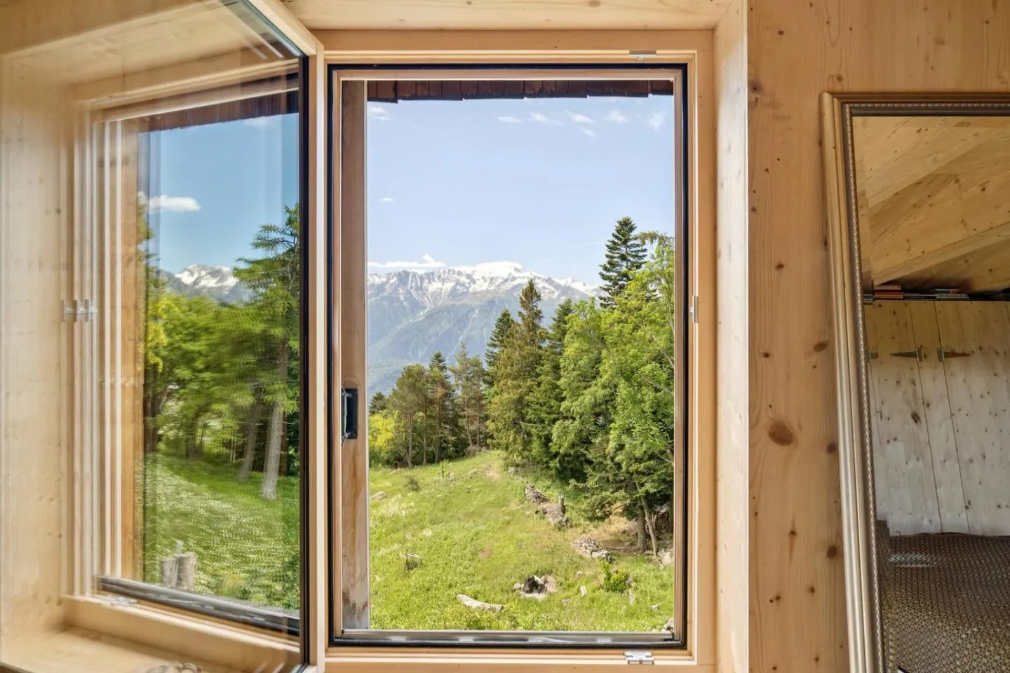 Chalet indipendente con 3,5 stanze nel mezzo della natura vallesana - Foto 1 di 13