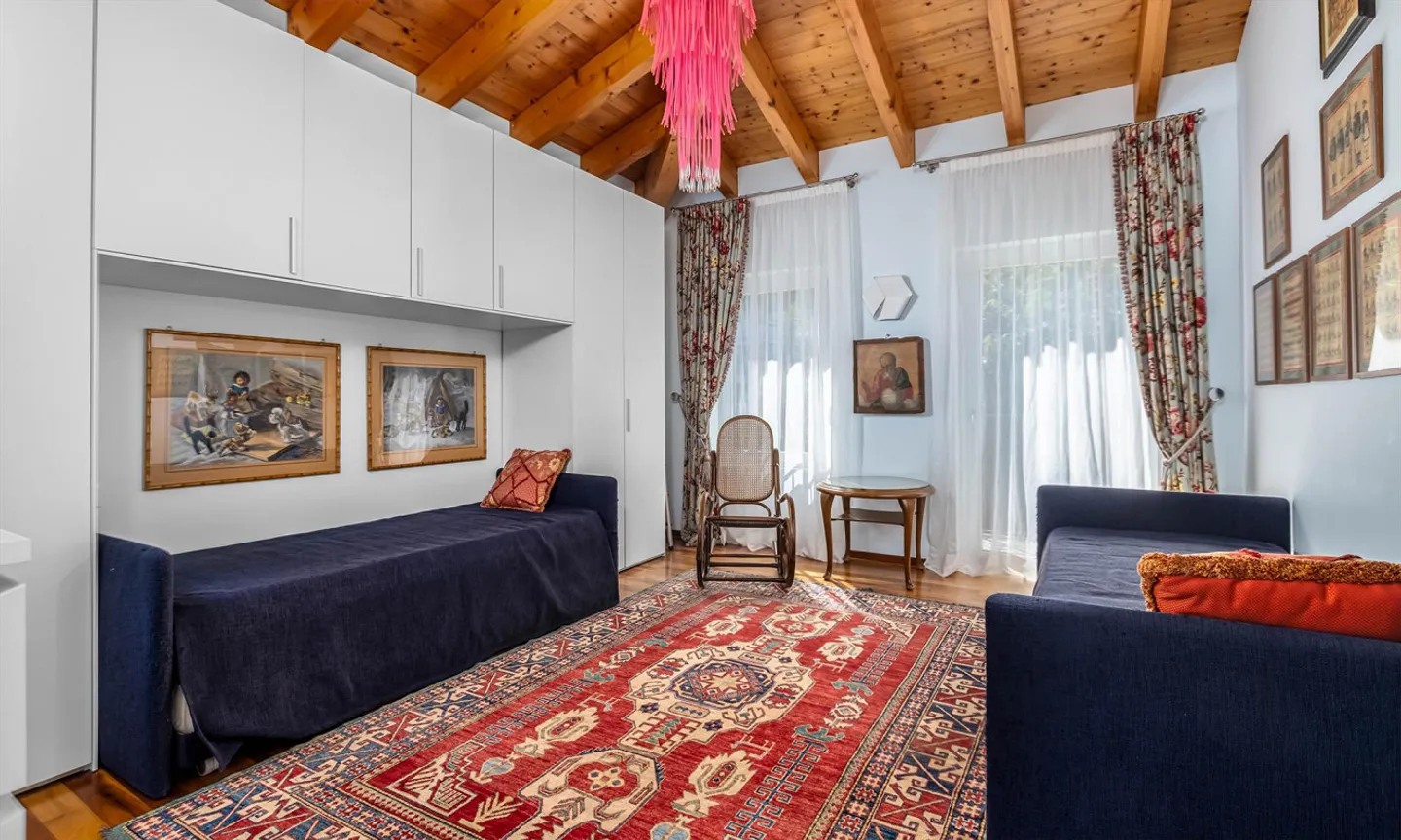 WUNDERBARE 5,5-ZIMMER-VILLA WIE NEU IN VILLA LUGANESE - Foto 7 von 9